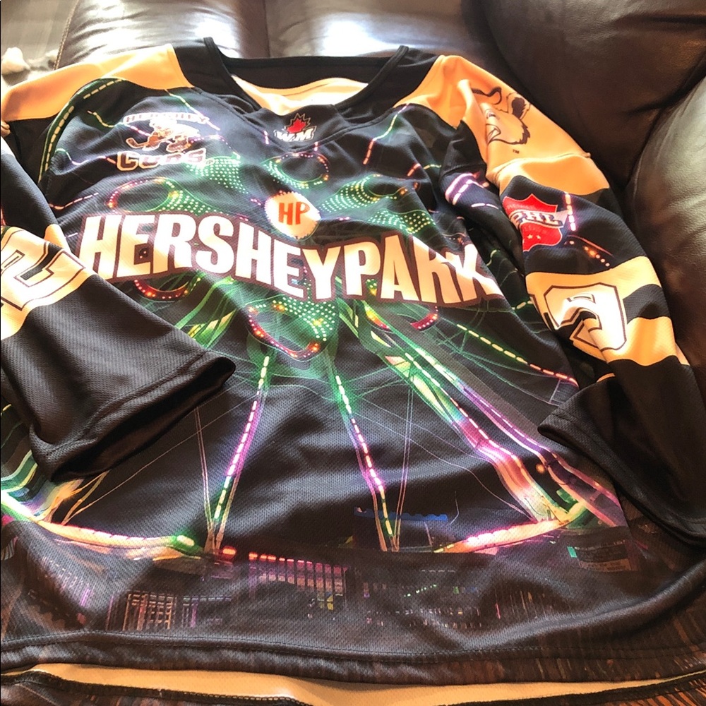 HERSHEYPARK Black Graphic hockey Jersey